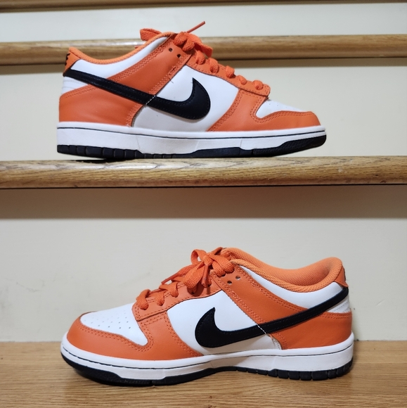 Nike Dunk Low Halloween (2022)(GS) Size 7Y/Womens 8.5 - Picture 2 of 9